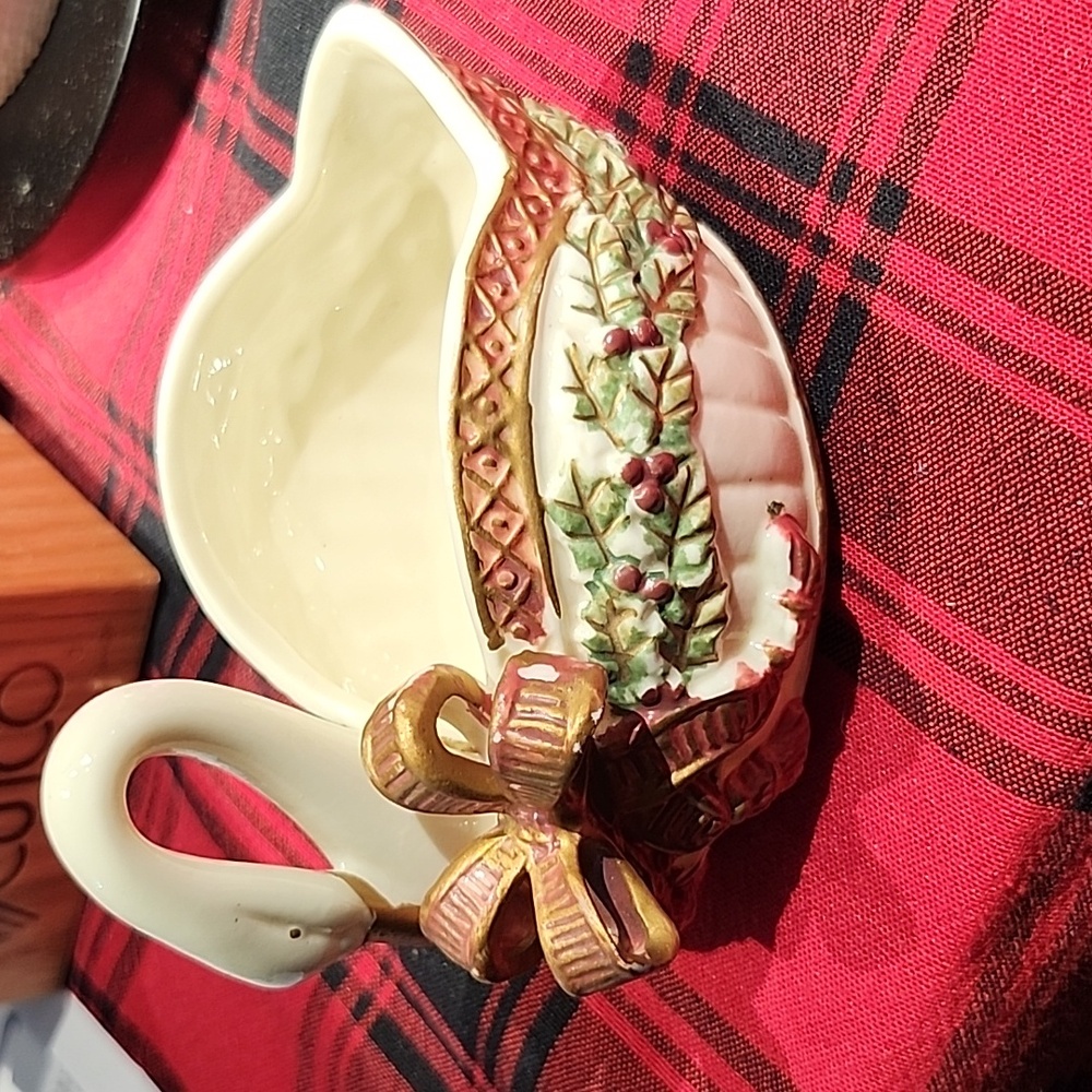 Vintage holiday porcelain swan